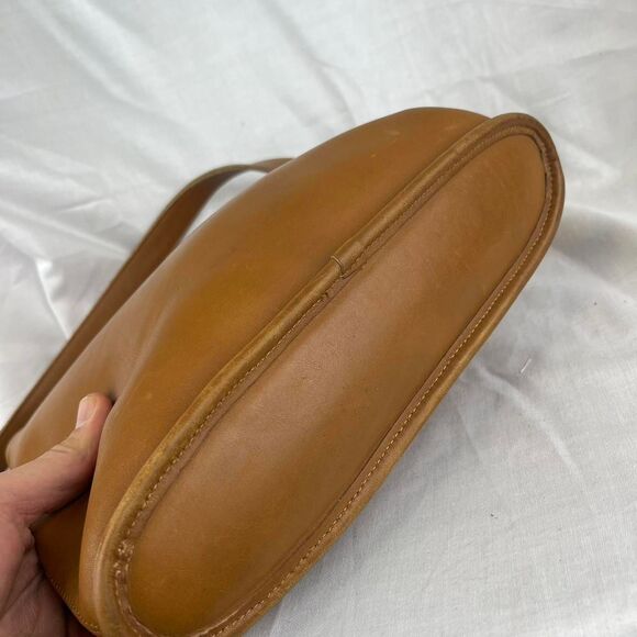 Vintage Coach Equestrian Camel Tan Leather Shoulder Bucket Bag 9806 - Picture 4 of 8